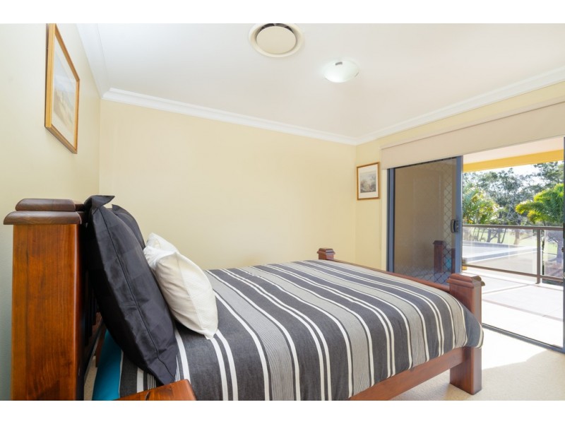 7 The Avenue, Windaroo QLD 4207