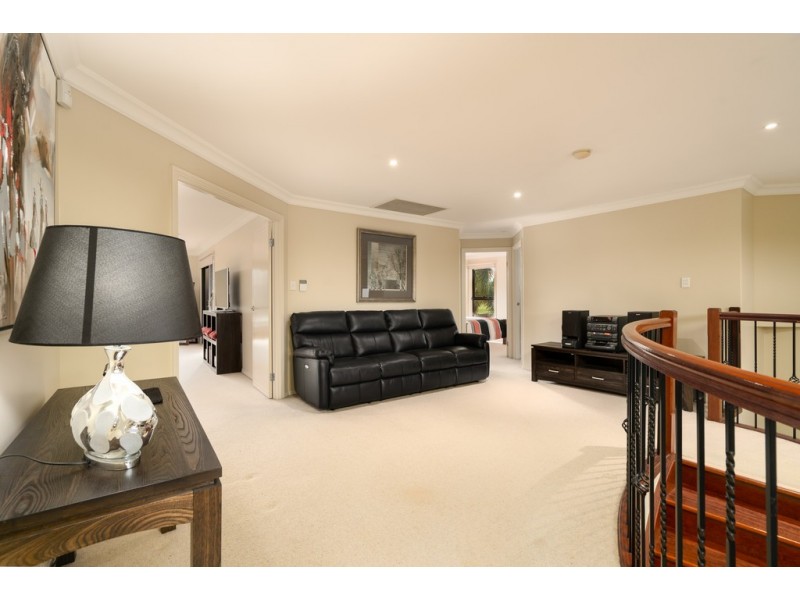 7 The Avenue, Windaroo QLD 4207