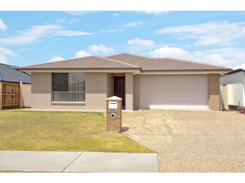 26 Skelbrook Road, Park Ridge QLD 4125