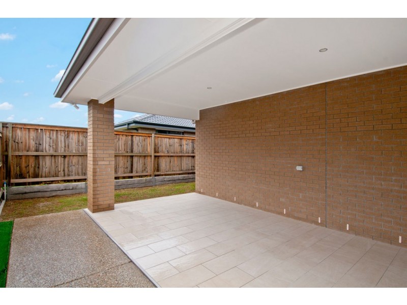 26 Skelbrook Road, Park Ridge QLD 4125