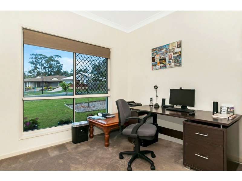 13 Bellthorpe Crescent, Waterford QLD 4133