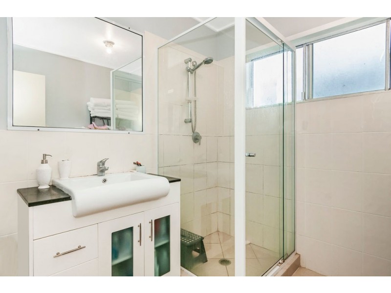 2 Pat Street, Kingston QLD 4114