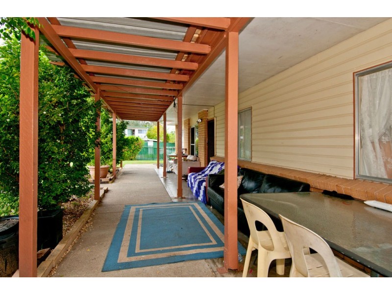 2 Pat Street, Kingston QLD 4114