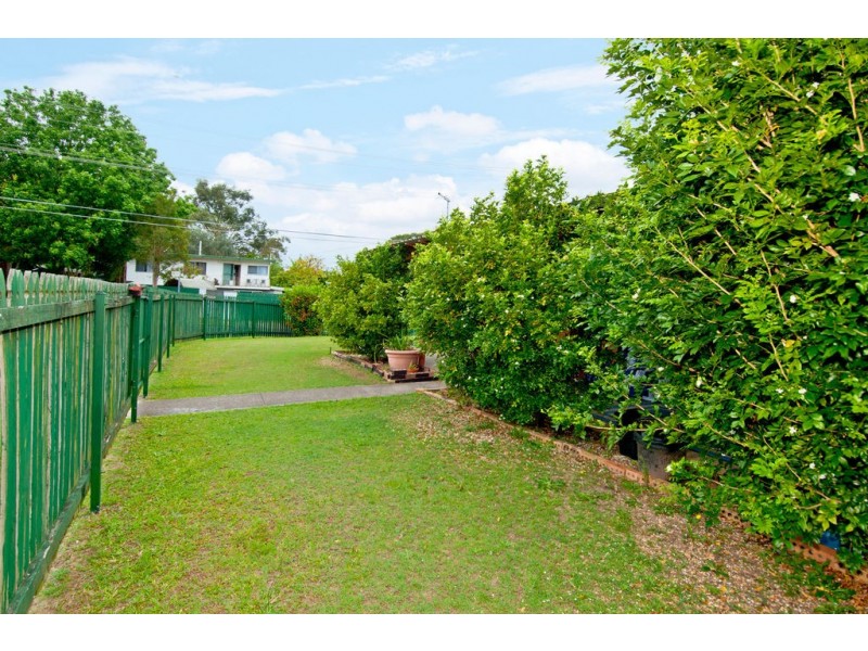 2 Pat Street, Kingston QLD 4114