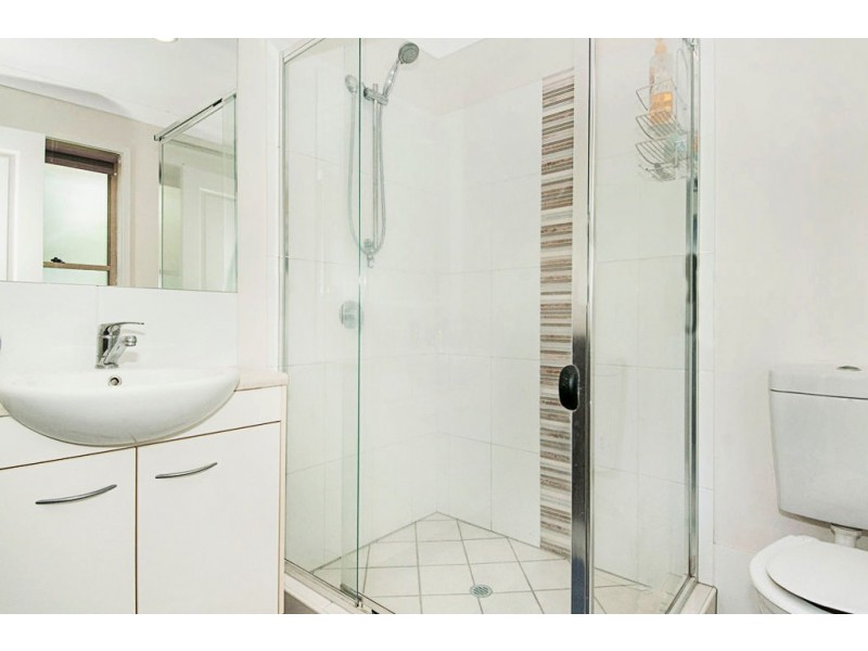 15 Frankland Ave, Waterford QLD 4133