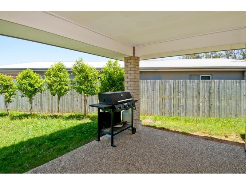 15 Frankland Ave, Waterford QLD 4133