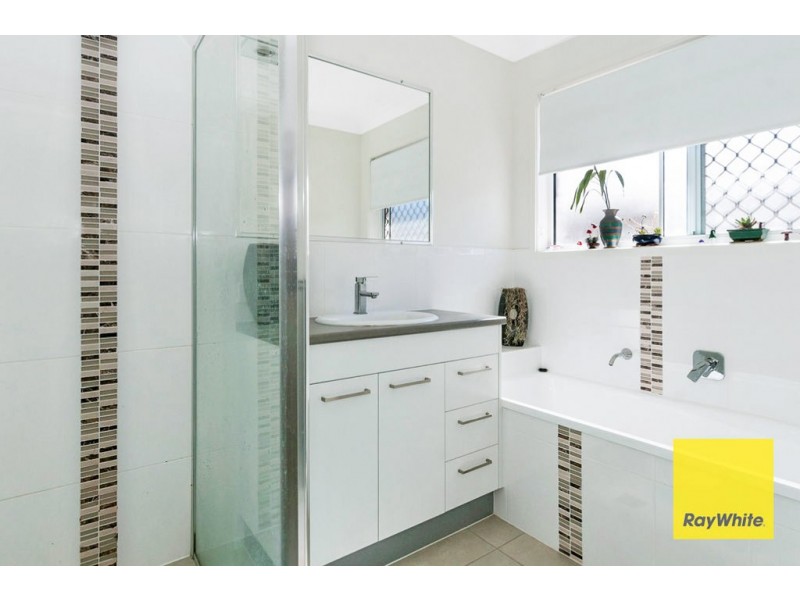 8 Sunstone Court, Logan Reserve QLD 4133