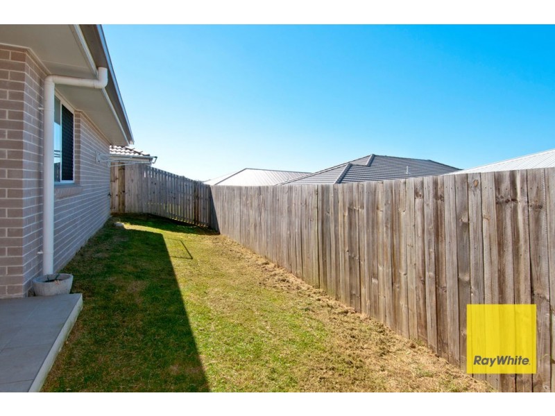 8 Sunstone Court, Logan Reserve QLD 4133