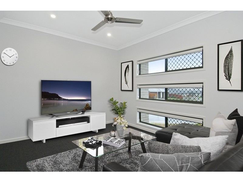 30 Mount Huntley Street, Park Ridge QLD 4125