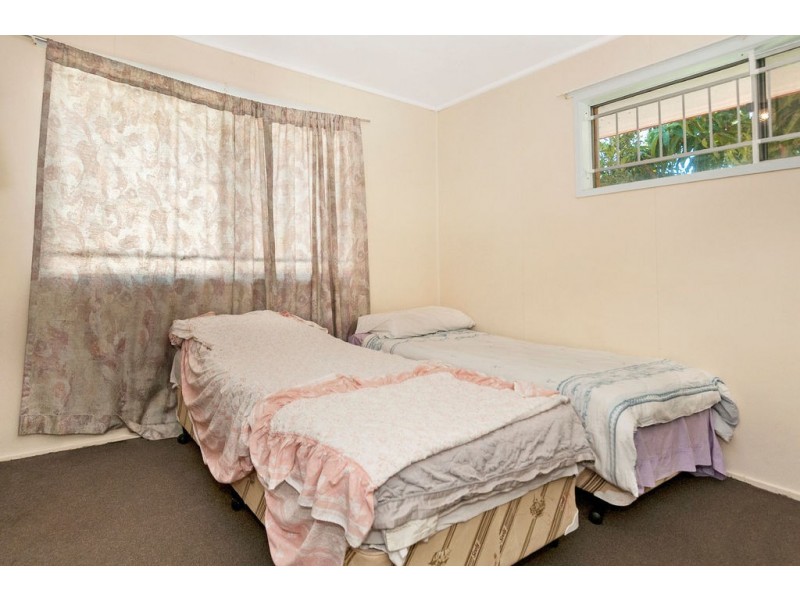 12 Cleopatra Street, Kingston QLD 4114
