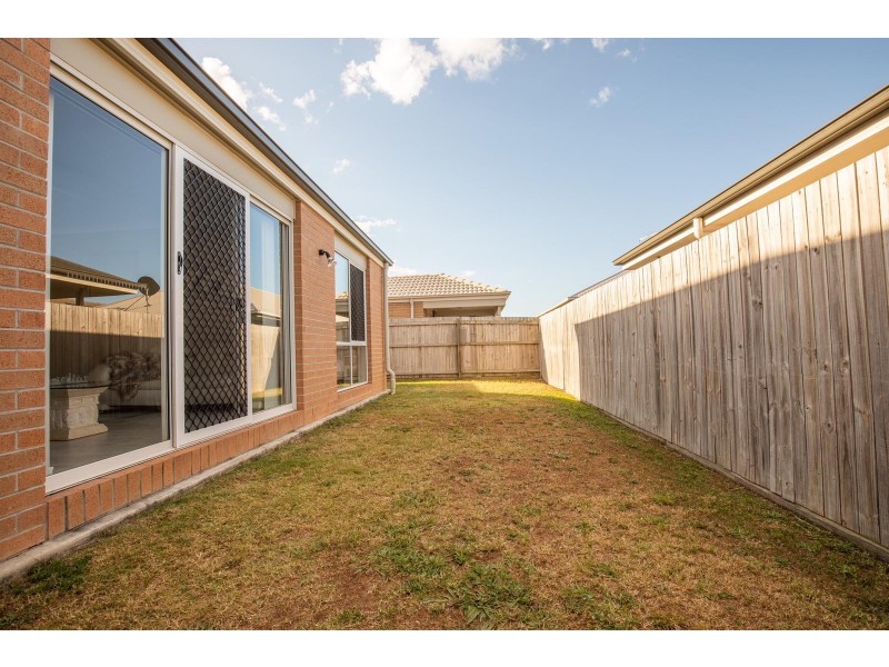 11 Copal Drive, Logan Reserve QLD 4133