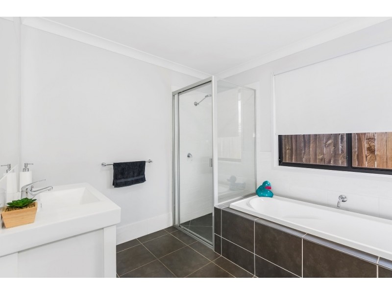 10 Bindra Street, Holmview QLD 4207