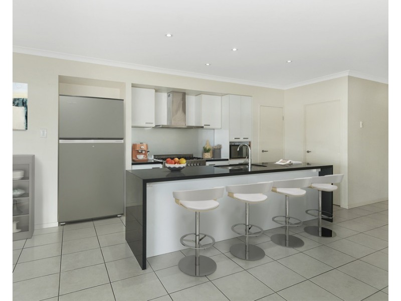 33 Frankland Ave, Waterford QLD 4133