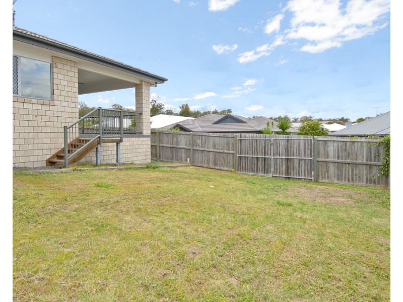 33 Frankland Ave, Waterford QLD 4133