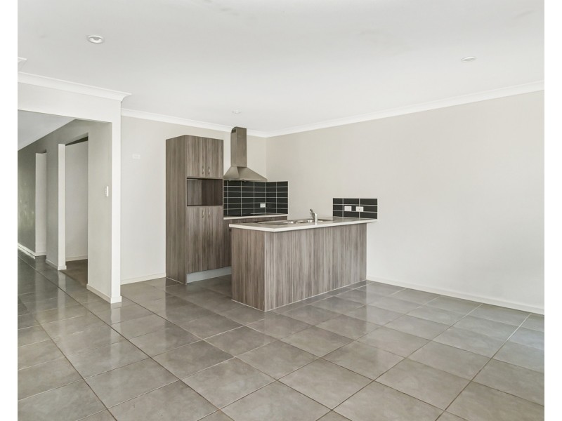 2/8 Bindarri Close, Waterford QLD 4133