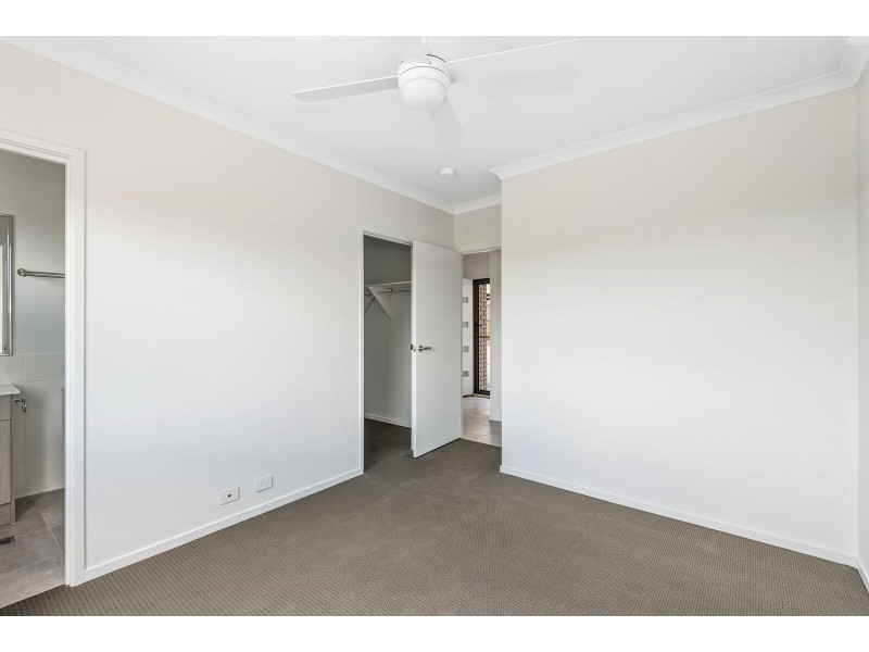 2/17 Savannah Court, Waterford QLD 4133