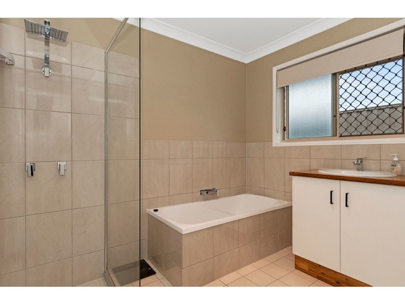 72 Kilsay Cres, Meadowbrook QLD 4131