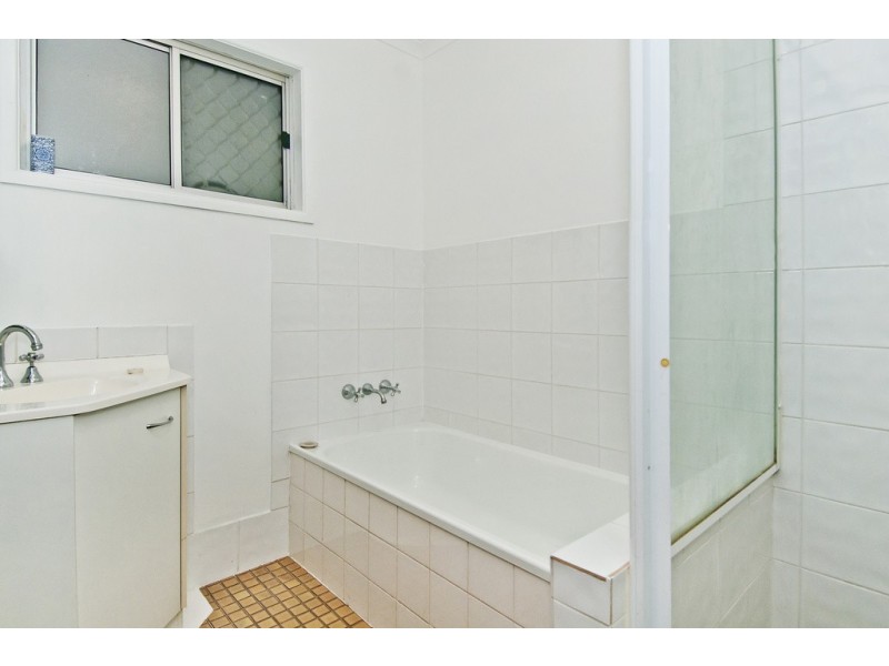 26 Montrose Ave, Bethania QLD 4205