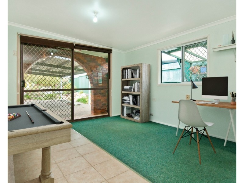 17 Limerick Drive, Crestmead QLD 4132