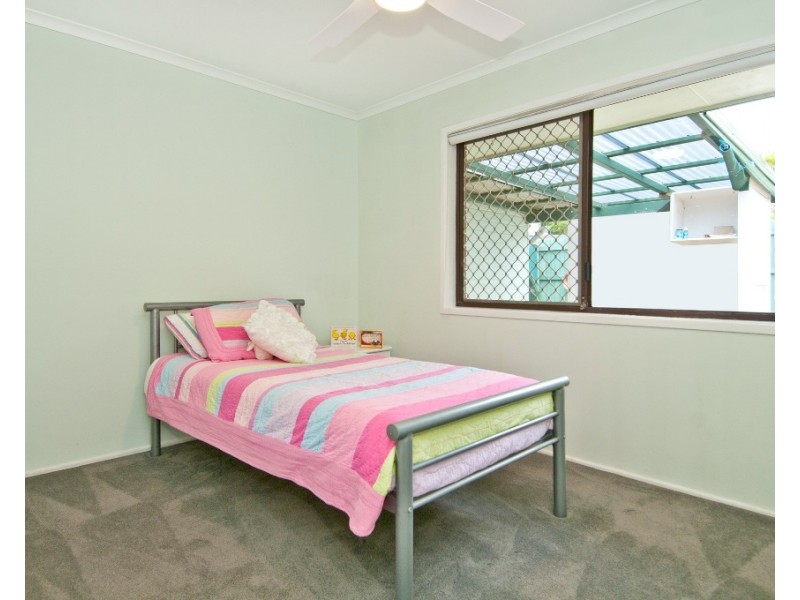 17 Limerick Drive, Crestmead QLD 4132