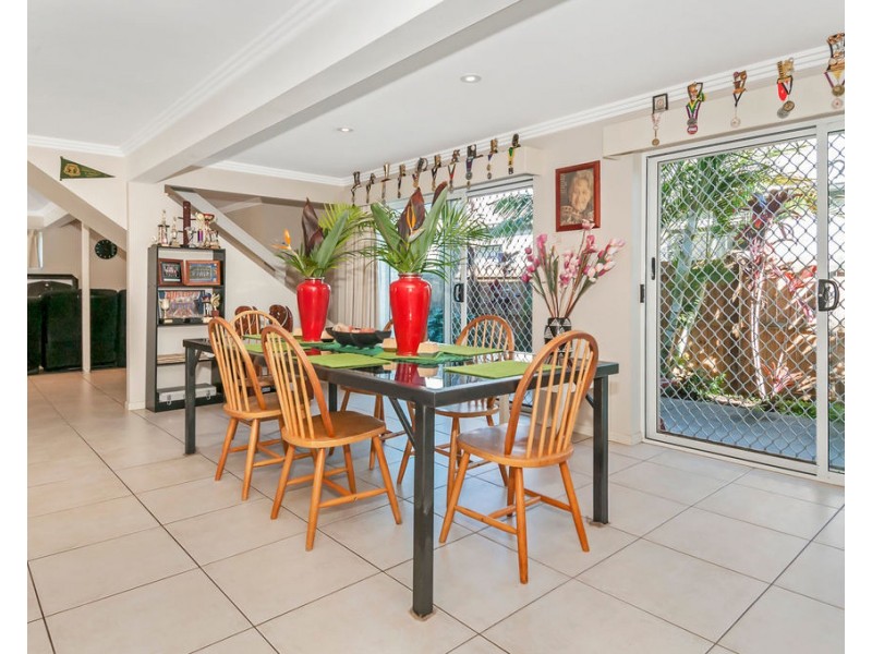 1a Pinelands Street, Loganlea QLD 4131