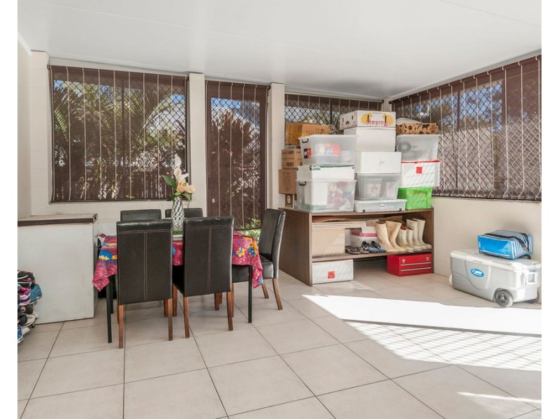 1a Pinelands Street, Loganlea QLD 4131