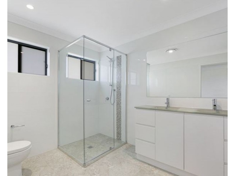 3/4 Meyer Street, Southport QLD 4215