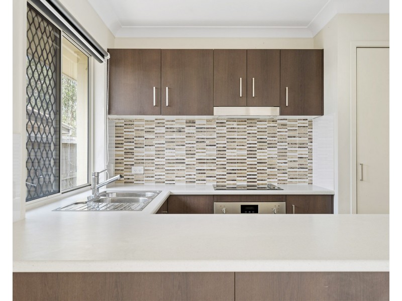 17 Frankland Ave, Waterford QLD 4133