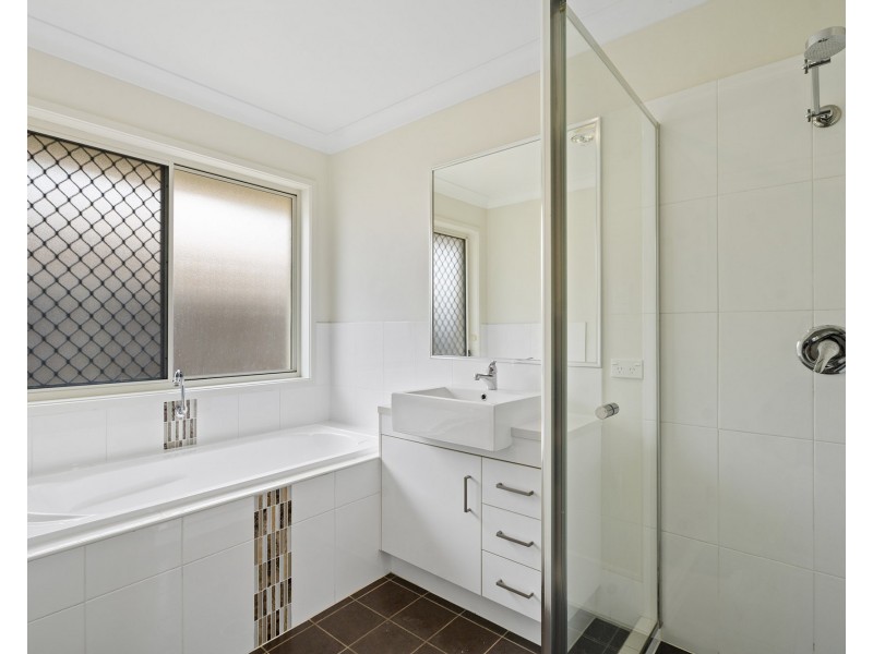 17 Frankland Ave, Waterford QLD 4133