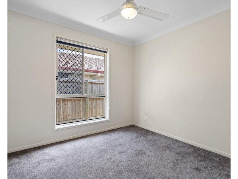 17 Frankland Ave, Waterford QLD 4133