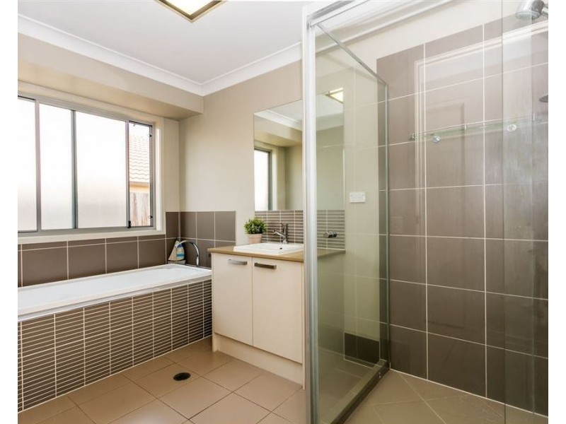 3 Wallaman Close, Waterford QLD 4133