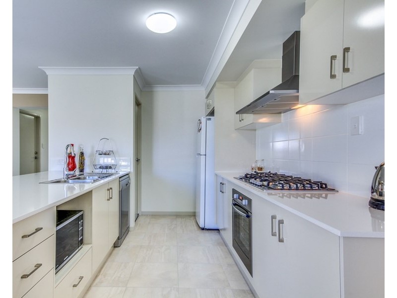 31 Frankland Ave, Waterford QLD 4133