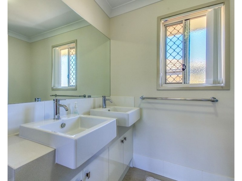 31 Frankland Ave, Waterford QLD 4133