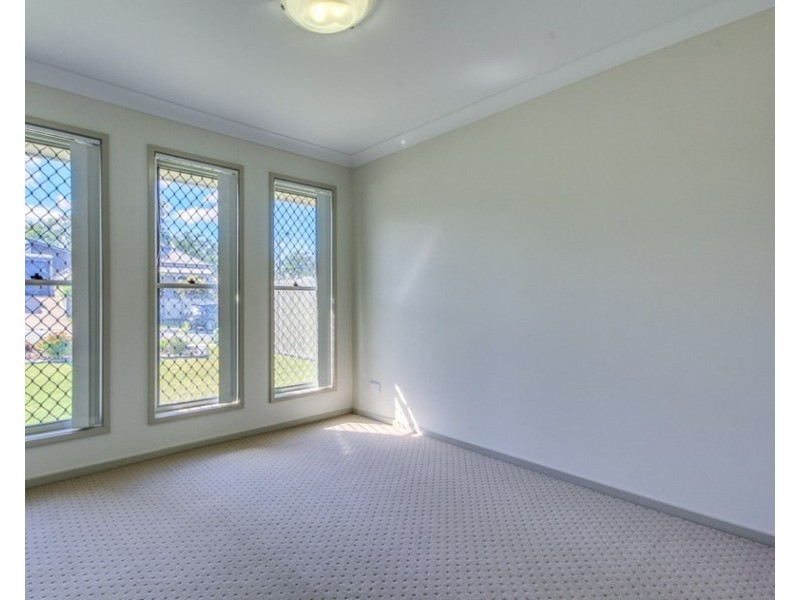 31 Frankland Ave, Waterford QLD 4133