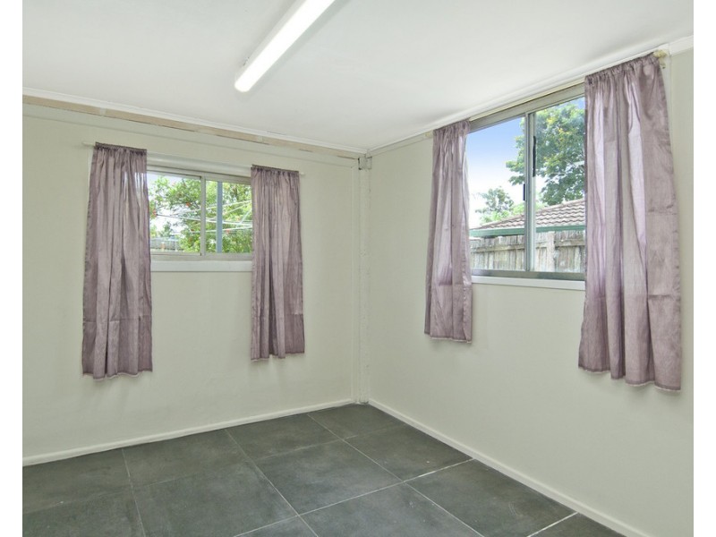 8 Poppy Street, Kingston QLD 4114