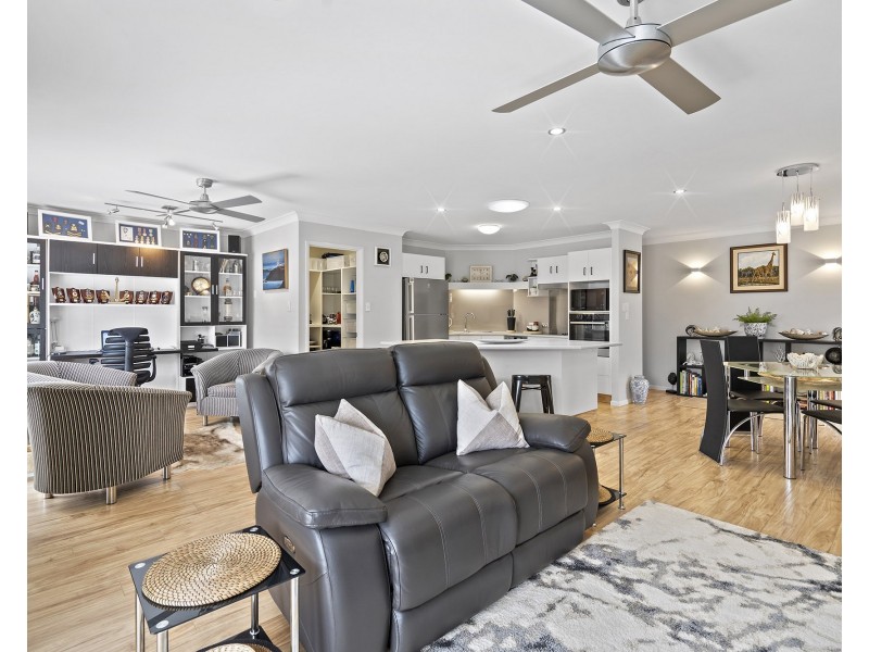 Villa 206/196 Logan Street, Eagleby QLD 4207