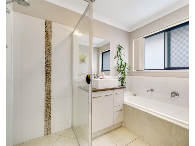 19 Sunstone Court, Logan Reserve QLD 4133