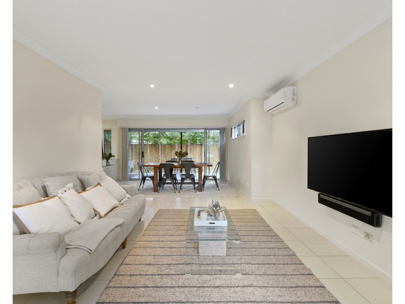 53 Whites Rd, Chermside West QLD 4032