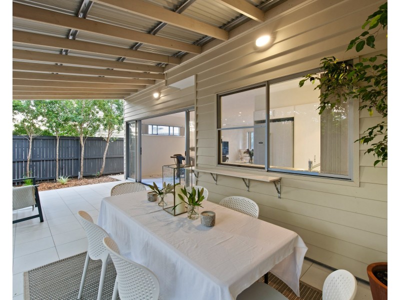 53 Whites Rd, Chermside West QLD 4032