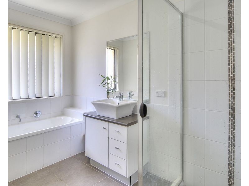 12 Rasmussen Ave, Marsden QLD 4132