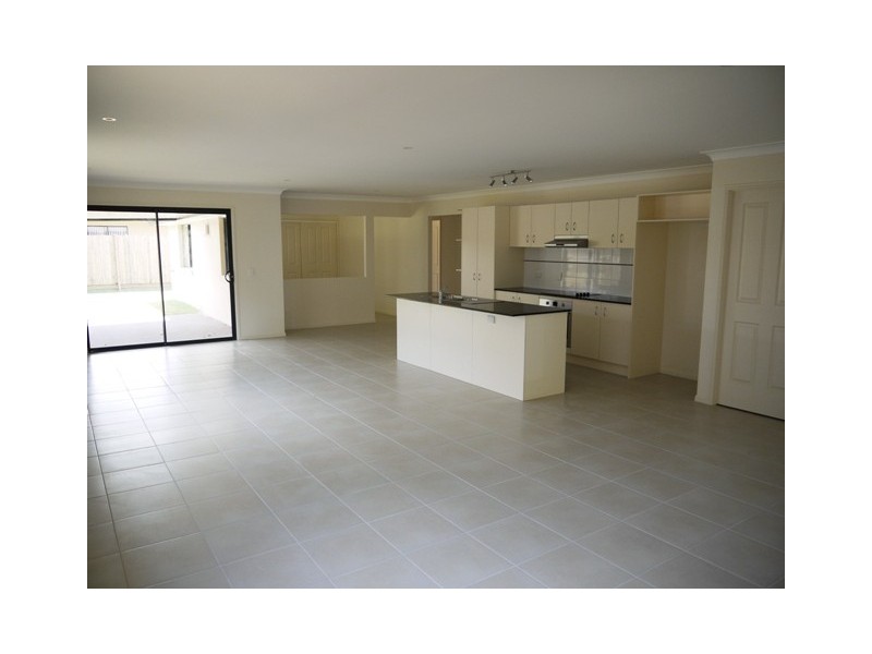 114 Jarvis Rd, Waterford QLD 4133
