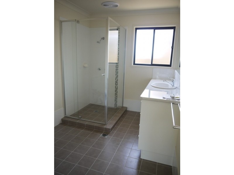 114 Jarvis Rd, Waterford QLD 4133