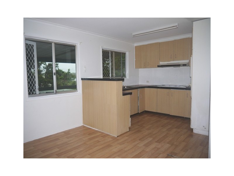 7 Pinewood St, Crestmead QLD 4132