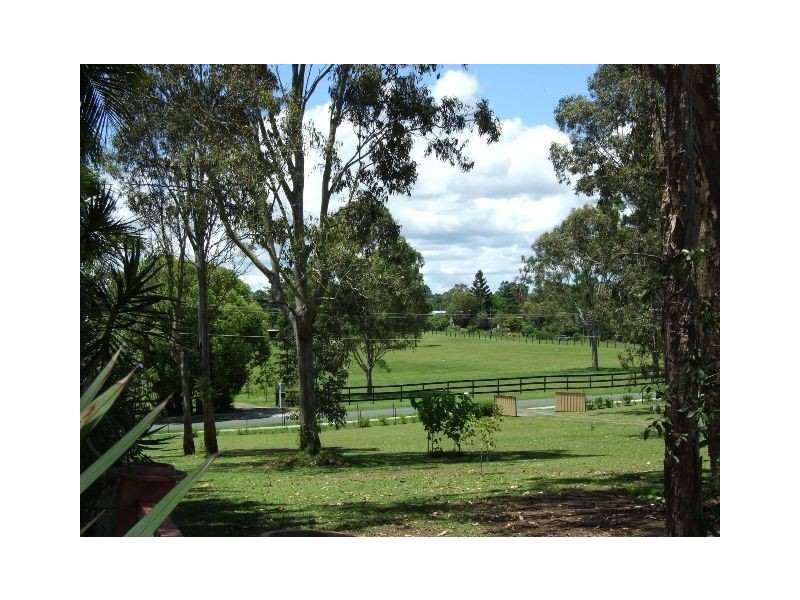 37 Burow Rd, Waterford QLD 4133