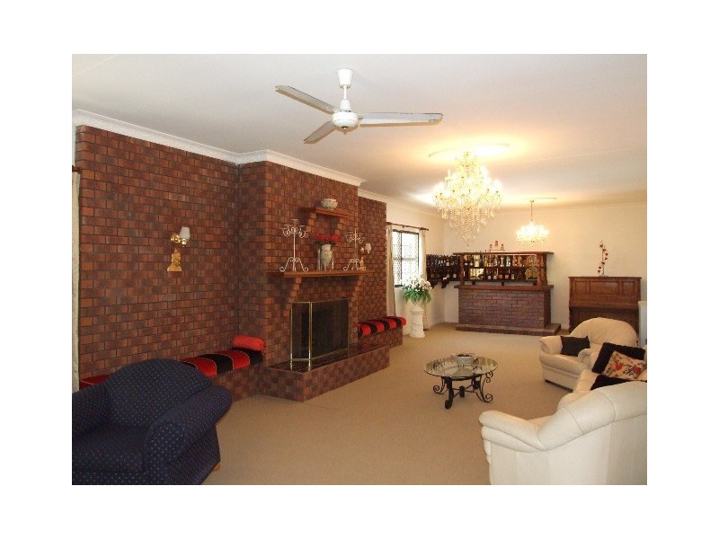 37 Burow Rd, Waterford QLD 4133