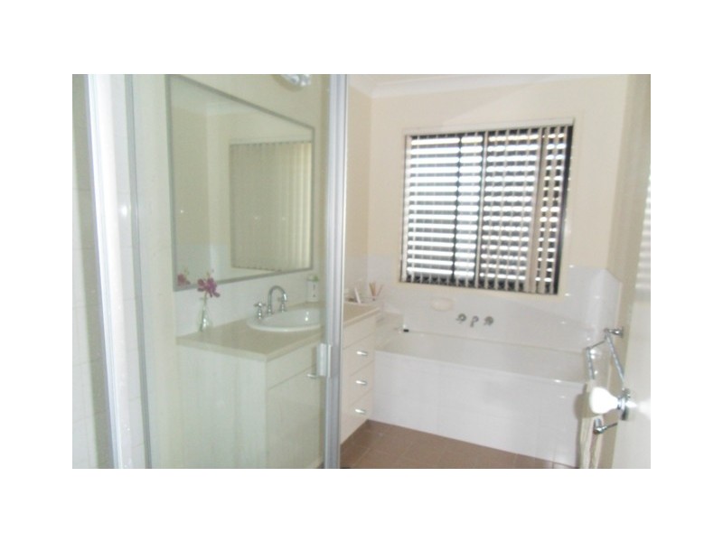 2 Maywood Street, Loganlea QLD 4131