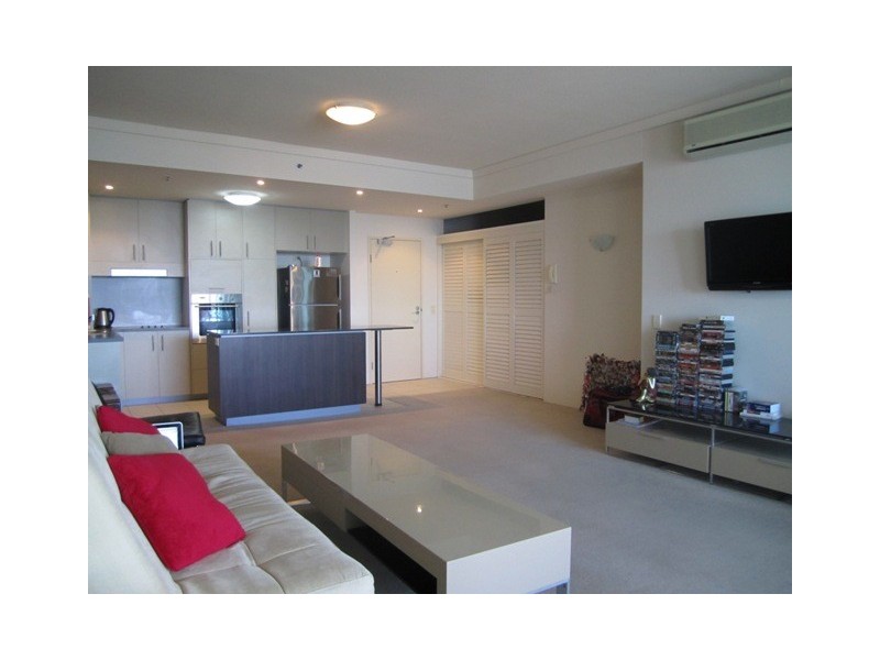 611/ 352-360 Marine Parade, Labrador QLD 4215