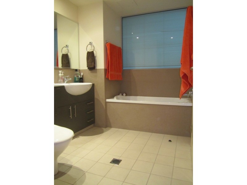 611/ 352-360 Marine Parade, Labrador QLD 4215