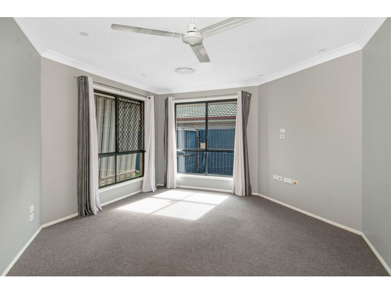 13 Lake Amaroo Ct, Logan Reserve QLD 4133