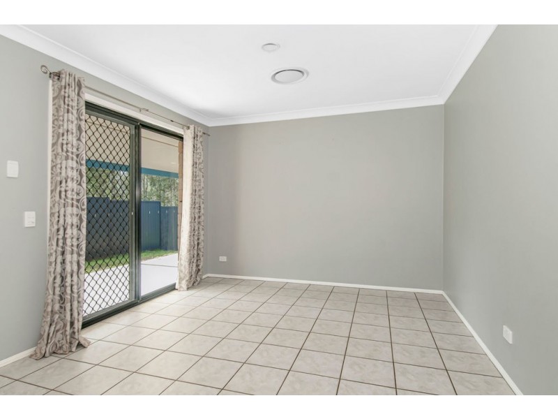 13 Lake Amaroo Ct, Logan Reserve QLD 4133